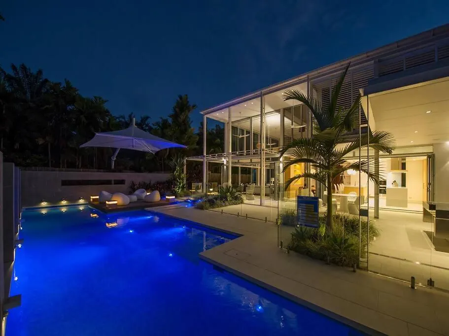 The White Oasis - 5 Bedroom Luxury Home In Town Port Douglas Ausztrália