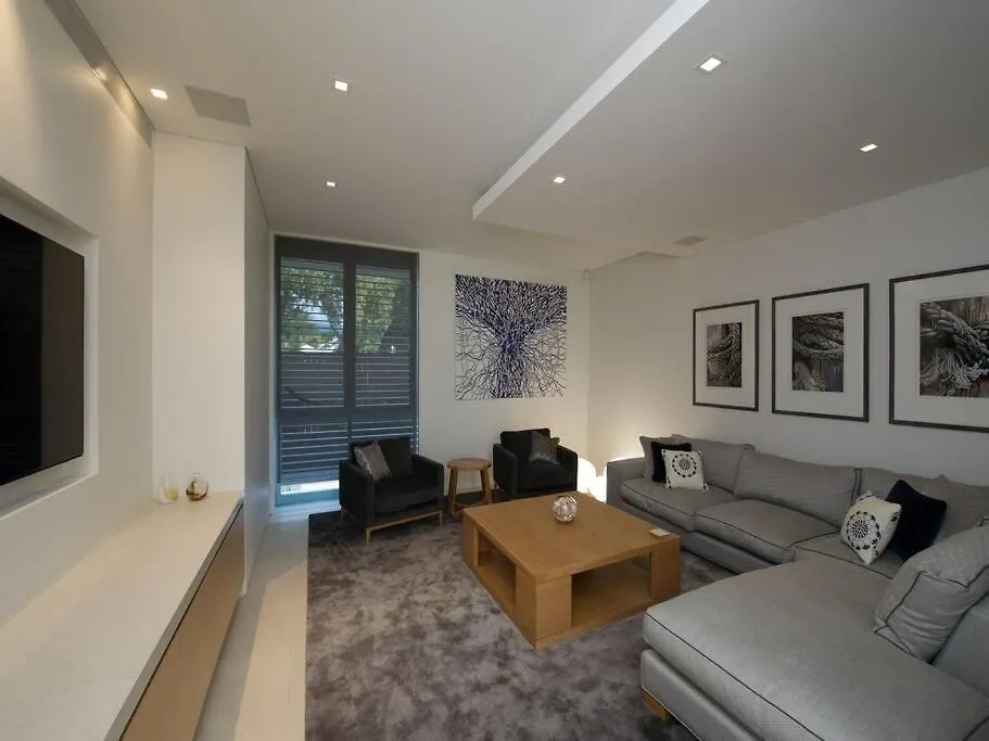 Nyaraló The White Oasis - 5 Bedroom Luxury Home In Town Port Douglas