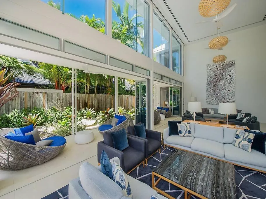 Nyaraló The White Oasis - 5 Bedroom Luxury Home In Town Port Douglas